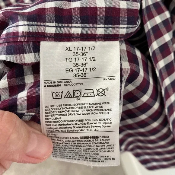 Men’s Banana Republic - Non-Iron Classic Fit Button Down Shirt - Size XL - Picture 3 of 4